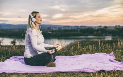 Comment accoucher sereinement grâce à l’hypnose